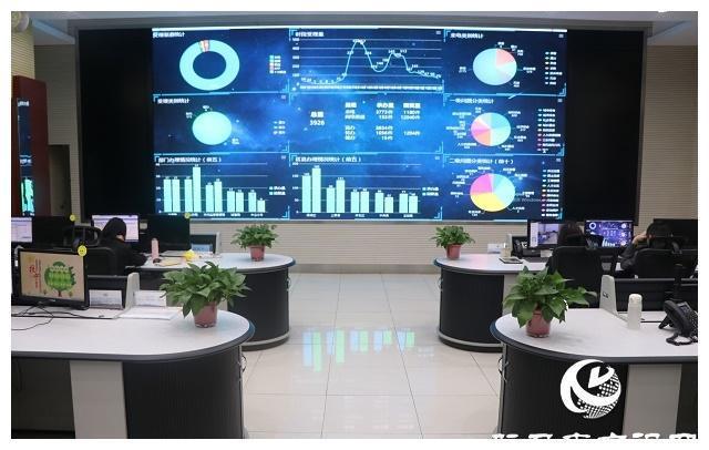 驻马店市副市长孙继伟现场接听“12345”政务服务热线，搭建政民互动桥梁